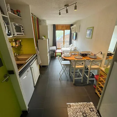 In Out 5 Personnes Vue Cime Caron Apartment *